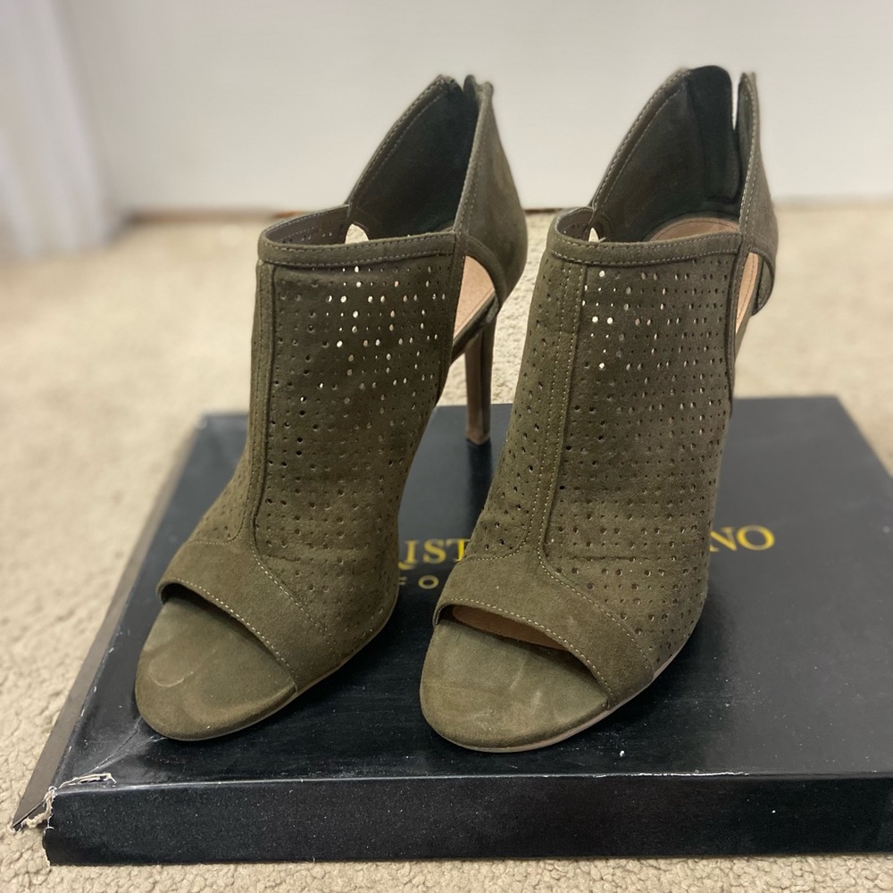 Christian Siraiano size 8.5 Olive sandals
